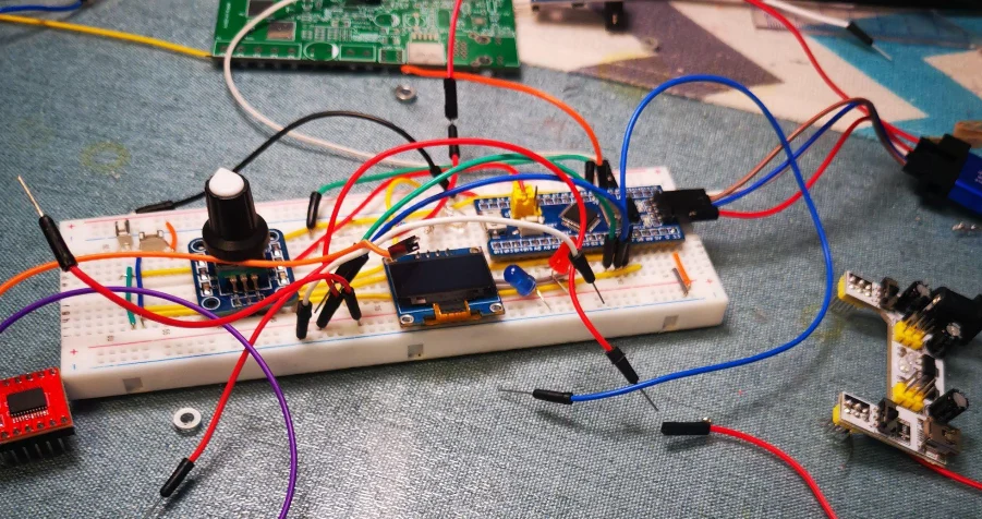 Solderable vs Solderless Prototype Boards