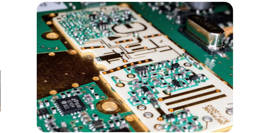 Tipi di packaging PCB ad alta frequenza: soluzioni avanzate per applicazioni RF e microonde